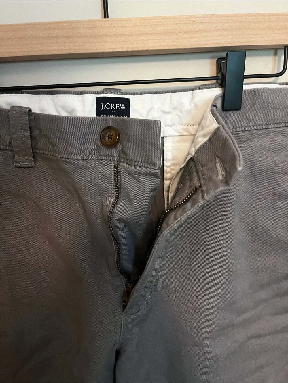 Men’s Jcrew Chino Shorts - size 31, 9in inseam